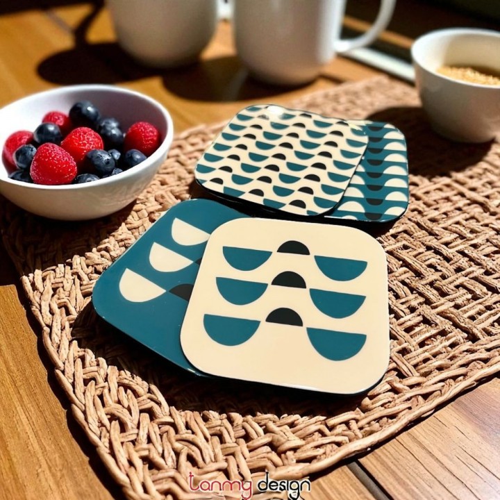 Set of 4 square lacquer coasters with rice grain pattern 9x9xH0.25 cm